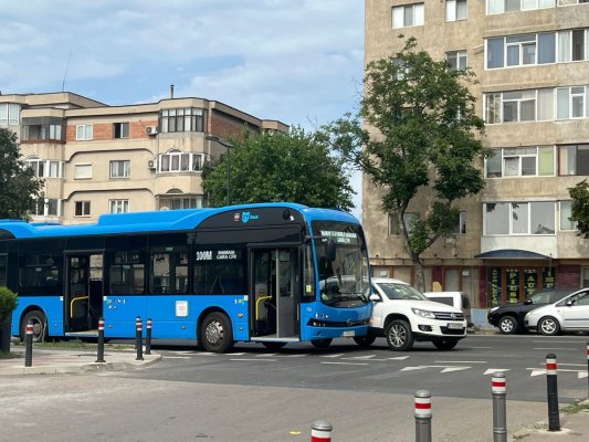 Pasageră rănită, după o coliziune între un autobuz și un autoturism, pe Lăpușneanu