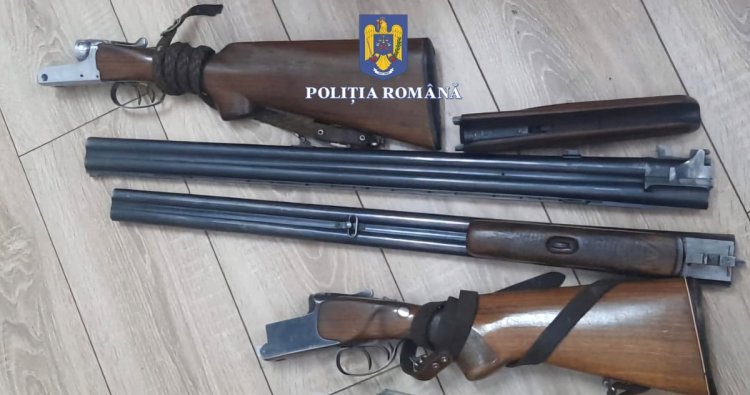 Dosar penal pentru un bărbat care deținea arme letale și avea permisul de armă expirat