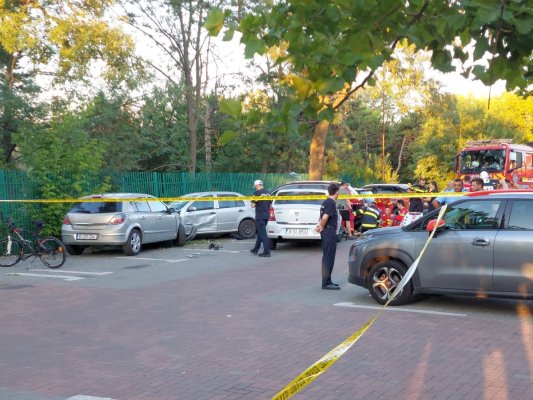 Momentul când șoferul teribilist a zdrobit cei doi copii, în parcul din București. Video