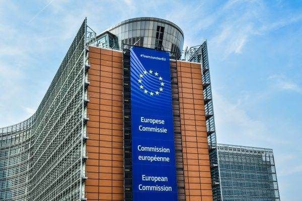 Raportul Comisiei Europene privind statul de drept din România: laude pentru lupta anticorupție, bilă neagră pentru achizițiile publice