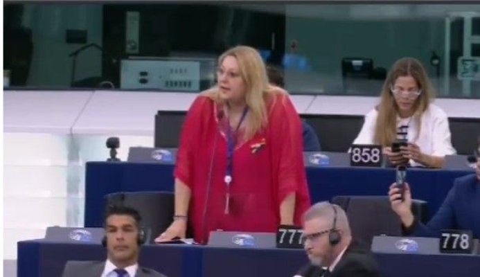 Diana Șoșoacă a fost dată afară din plenul Parlamentului European