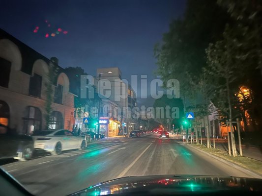 Strada Mircea cel Bătrân, în beznă. Nu funcționează iluminatul stradal. Video