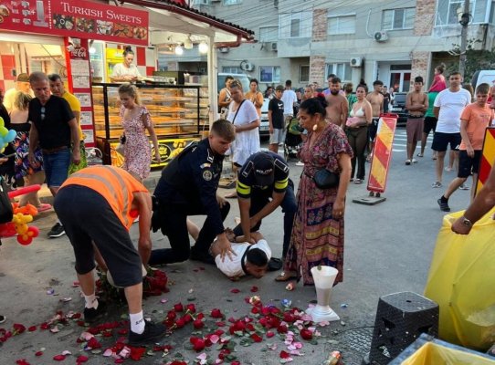 Un vânzător ambulant a fost imobilizat de către polițiști după ce a făcut scandal în Costinești