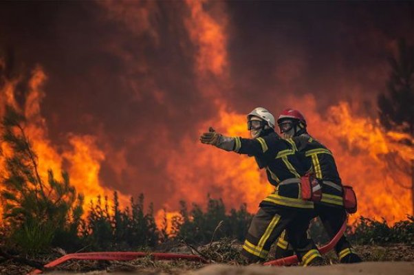 9000 de persoane au fost evacuate în urma incendiilor de vegetație în Canada