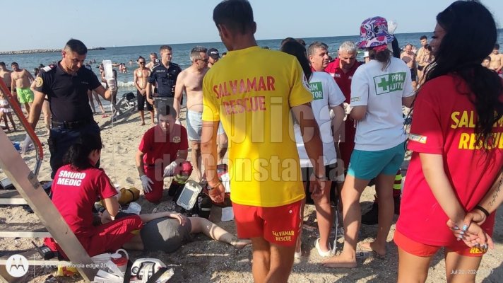 Două ucrainence, de 14 și 18 ani, au fost salvate din apele mării de salvamari
