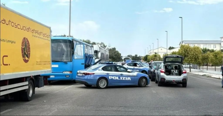 Român, găsit mort în portbagajul unui autobuz folosit pentru școala de șoferi