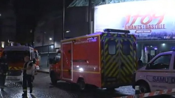 Trei persoane au fost rănite în urma unei explozii puternice dintr-un club din Paris