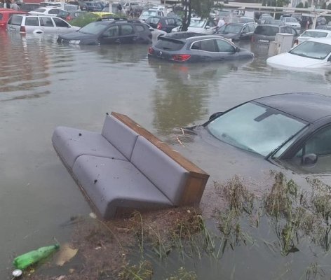 O cherhana din Venus, luată pe sus de viitură! Ploaia a inundat terasa, restaurantul și parterul vilei. GALERIE FOTO