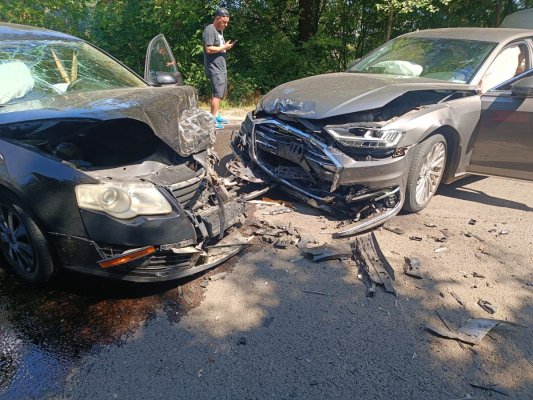 Accident rutier pe Șoseaua Portului: Două victime transportate la spital