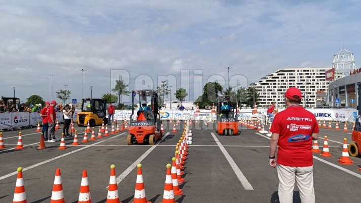 Concurs între cei mai buni motostivuitoriști din țară, la Constanța. Video