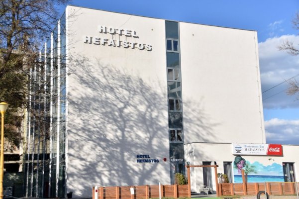 Alertă! 15 turiști cazați într-un hotel din Mamaia au ajuns la spital cu toxiinfecție alimentară