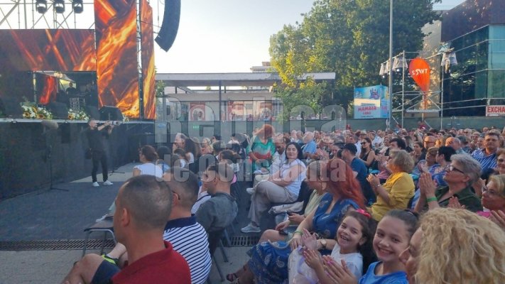 A început Festivalul Național de Muzică Ușoară Mamaia! Video