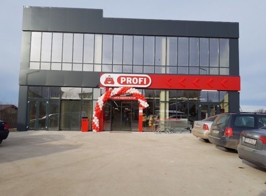 Sesizare! Produse alimentare cu miros suspect și calitate îndoielnică, la un magazin Profi