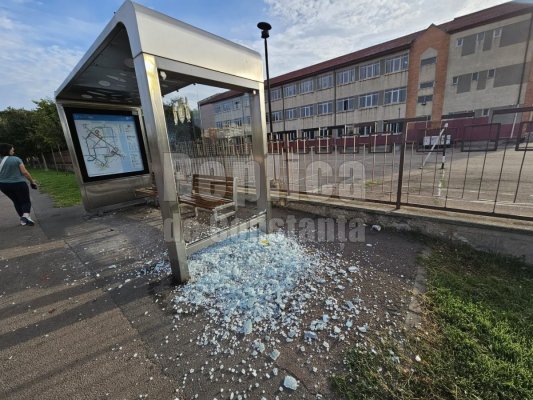 Stație de CT BUS din Poarta 6, vandalizată în prima zi de școală! Video