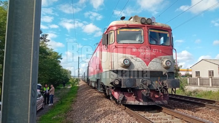 O femeie a fost lovită de trenul accelerat București - Constanța, în gara Murfatlar. Galerie foto - video