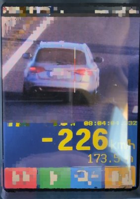 Un bărbat a “zburat” cu 226 km/h pe  Autostrada A4