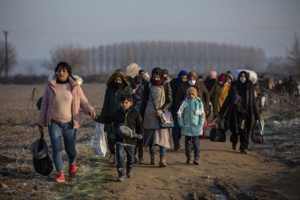 Marea Britanie vrea să trimită în România cei mai periculoși migranți, reținuți pe o insulă secretă