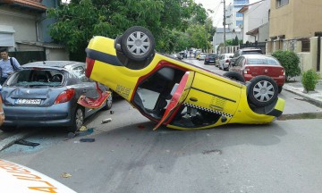 Un taxi s-a răsturnat la Medgidia: avea și clienți