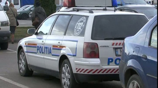 O altă femeie agresată de fostul iubit care avea ordin de restricţie. Bărbatul a fost ridicat de poliţişti