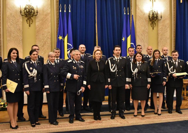 Mai mulți polițiști din Constanța, premiați de IGPR