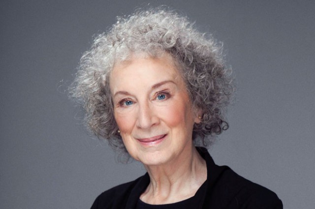 Margaret Atwood, recompensată cu o distincţie rară acordată de regina Marii Britanii