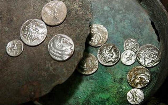 Detaliile mai puțin știute ale comorii uriașe a lui Burebista, descoperită la Hunedoara, într-un sat
