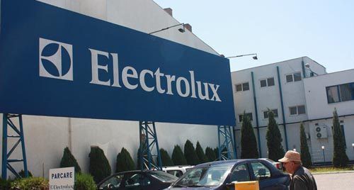 Suedezii de la Electrolux vor să plece din România din cauza grevei de peste două luni a angajaților