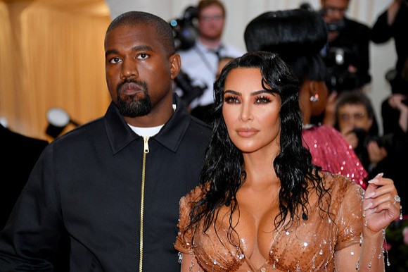 Kim Kardashian și Kanye West au devenit părinți pentru a patra oară! Ce sex are bebelușul