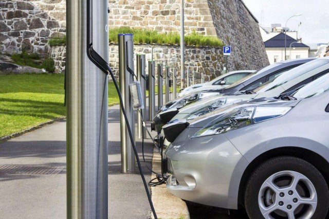 O companie austriacă va instala 4.376 de stații de încărcare pentru mașini electrice în România