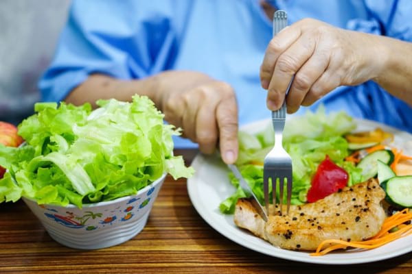 Alimentația pacientului cu cancer - recomandările specialistului