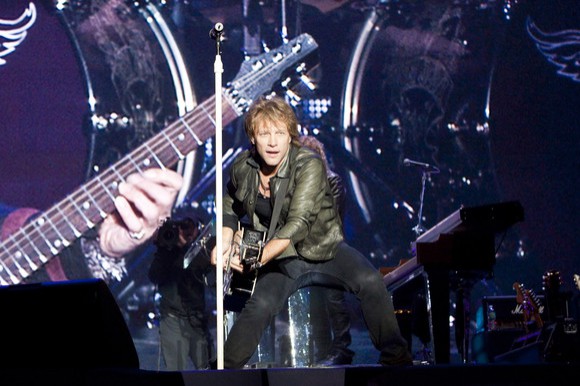 Jon Bon Jovi: „Am o viaţă normală, deşi sunt milionar“