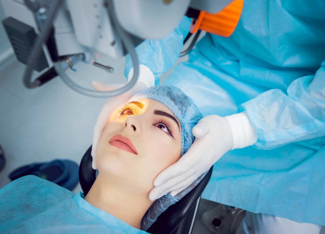 Când e necesară și ce implică operația de cataractă?