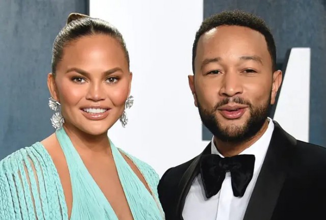 Chrissy Teigen, pe coperta ediţiei speciale anuale „Beautiful“ a revistei People