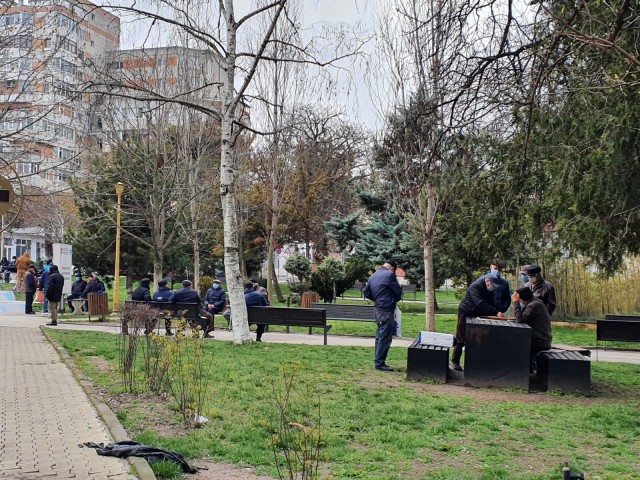 VIDEO! Mai mulți VÂRSTNICI s-au DISTRAT de minune într-un PARC, că tot sunt RESTRICȚII