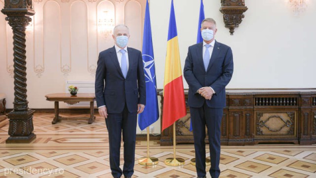 Mircea Geoană, primit la Cotroceni de preşedintele Iohannis; au vorbit de priorităţile Summitului NATO