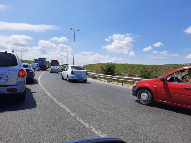 Situația traficului la primele ore ale dimineții: Aglomerație spre mare