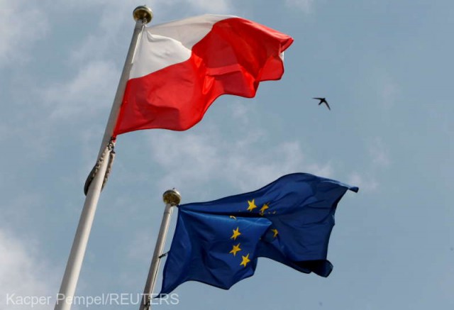 Polonia ar putea organiza simultan cu alegerile un referendum privind migraţia în UE