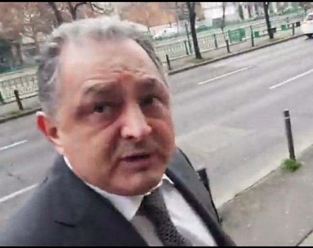 SCANDAL! VANGHELIE și-a băgat .... în ”mă-sa” lui CEAUȘESCU, pe treptele Curții de Apel. VIDEO