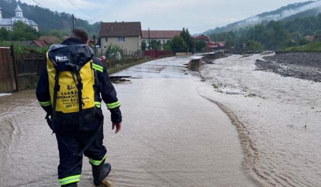 Ajutoare de urgență pentru persoanele din localitățile afectate de inundații