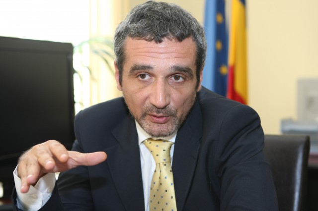 Sebastian Lăzăroiu, sociolog: