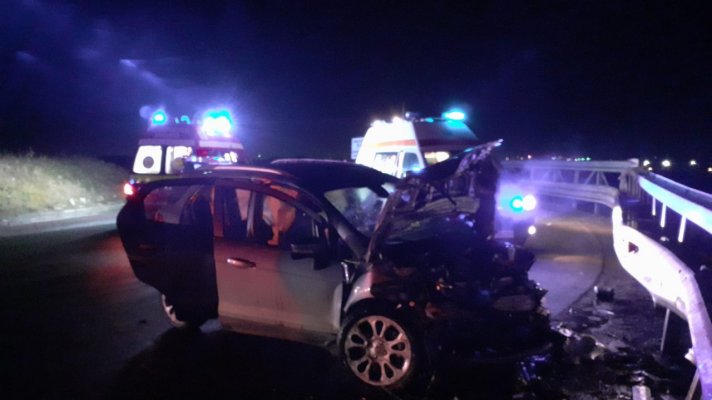 Accident rutier, pe autostrada A4. CINCI tineri au ajuns la spital. Video