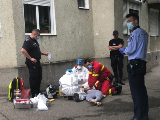O femeie a murit după ce a căzut de la etajul 4 al unui bloc din Constanța