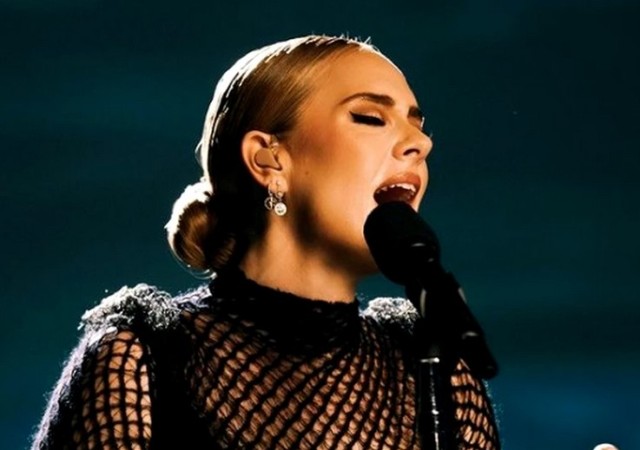Adele, dezmăț la bara de striptease după ce a fost premiată la Brit Awards. Video