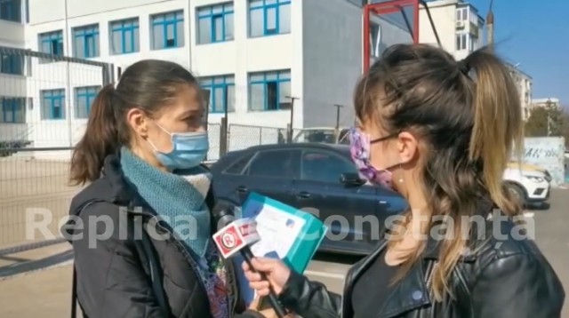 Elevii au ajuns să-și distrugă coloana din cauza ghiozdanelor