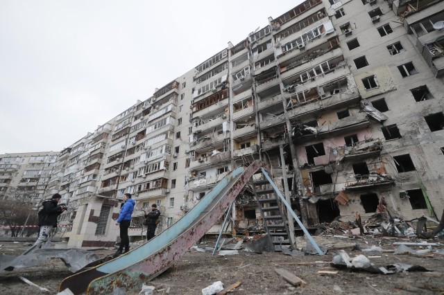 Război în Ucraina: Capitala Kiev, sub asediu. A treia zi de atacuri cu rachete, avioane şi tancuri