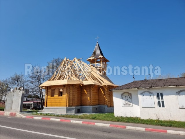 O nouă biserică din lemn, în Constanța! Video