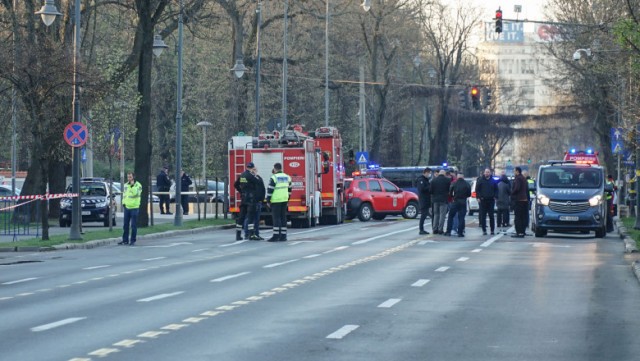 Un sinucigaș a intrat cu mașina în Ambasada Rusiei, la București