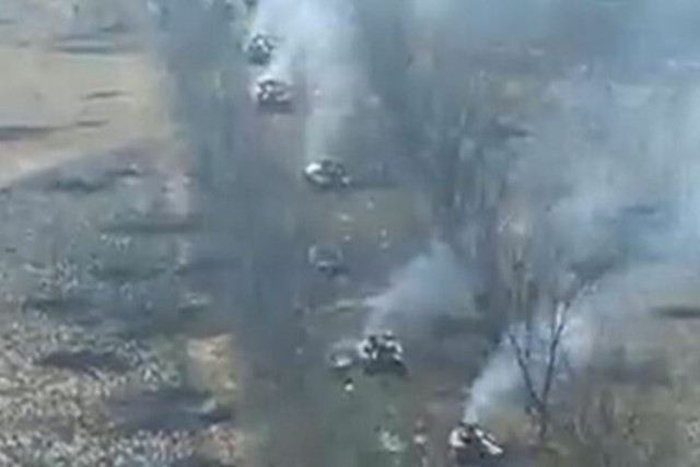 Ucraina anunță că a distrus coloana de blindate rusești, de peste 12 km, care mergea spre Izium