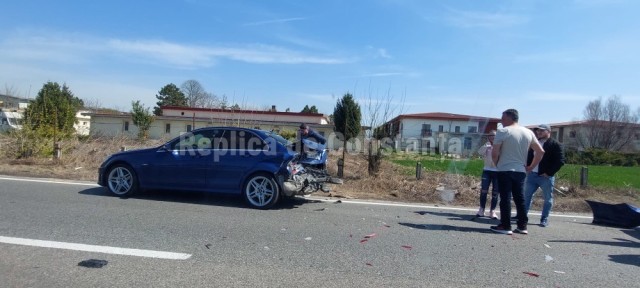 Două mașini s-au ciocnit în localitatea Mihail Kogălniceanu. Video