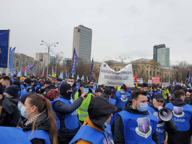 Polițiștii de penitenciare sunt nemulțumiți de aplicarea legii salarizării!